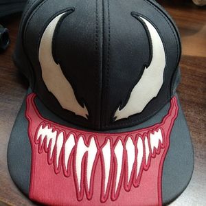 Marvel Venom leather-like snapback